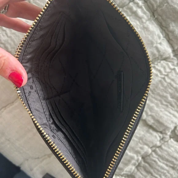 Michael Kors Jet Set Travel Large Pebbled Leather Pouch in Black - Picture 4 of 5